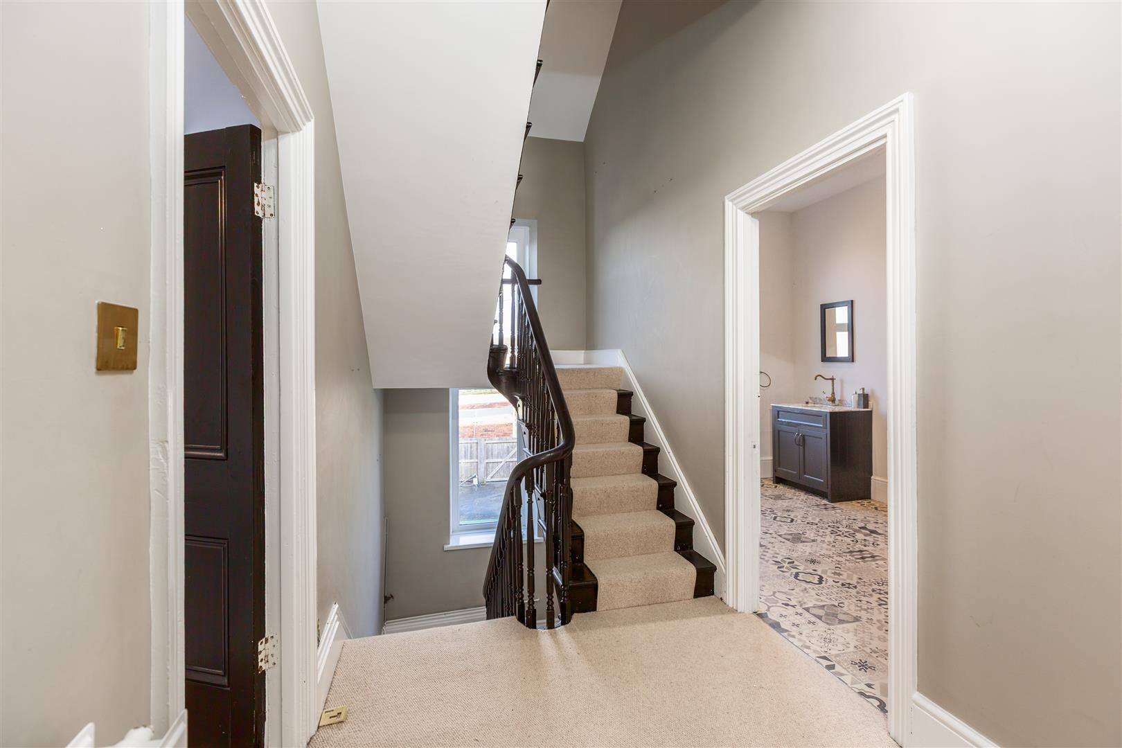 Queen Victoria Road, Llanelli, SA15 2TL